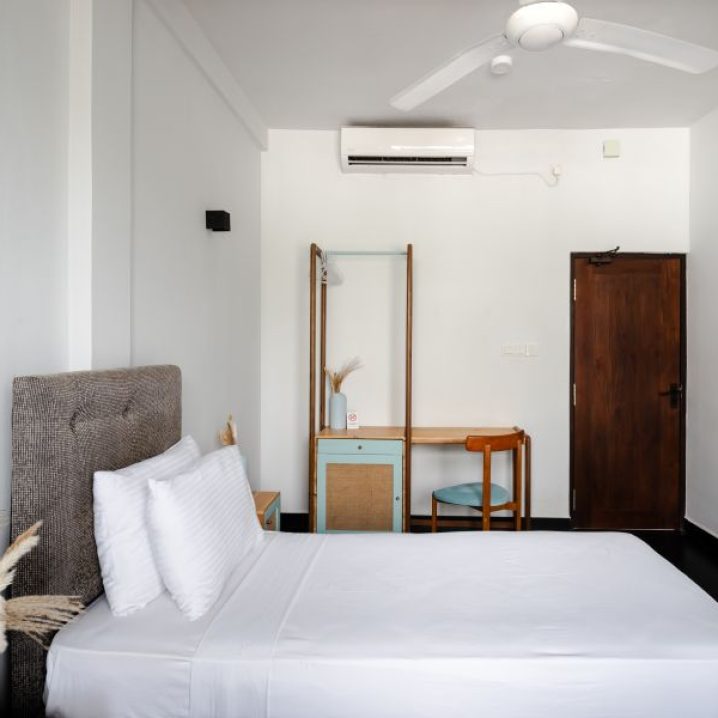 Moi Induruwa - Deluxe Twin 2