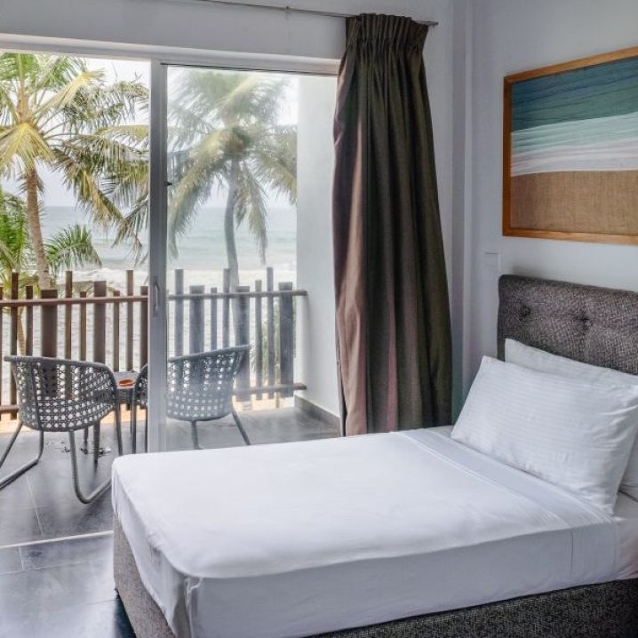 Moi Induruwa - Deluxe Twin 4