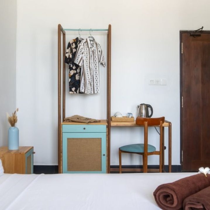 Moi Induruwa - Family Room 4