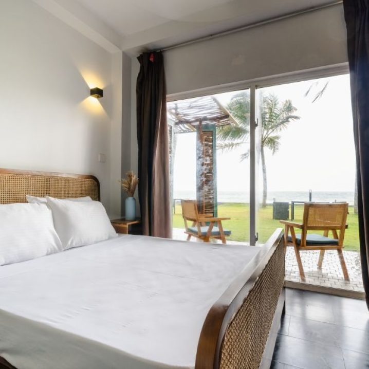 Moi Induruwa - Standard Double 1