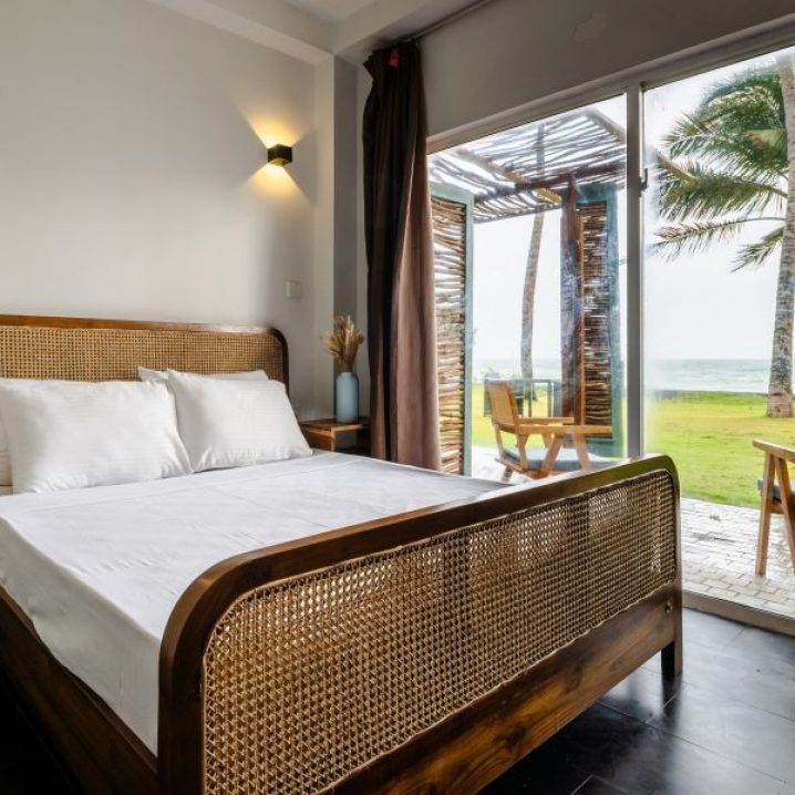 Moi Induruwa - Standard Double 2